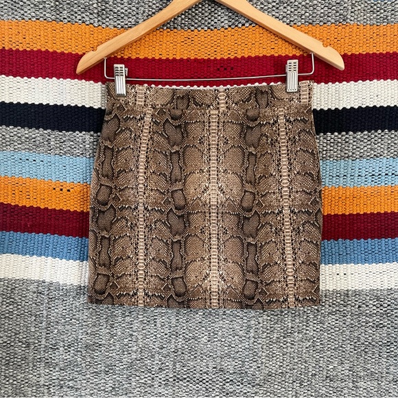Windsor Snake Print Mini Skirt - Picture 3 of 16